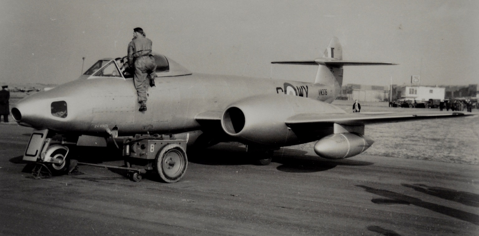 A Meteor PR Mk 10 of No 541 Squadron at RAF Benson