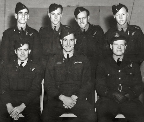 Group Photo of No 433 Sqn crew