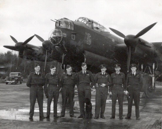 Wg Cdr Pat Burnett and his crew - Scampton 1944