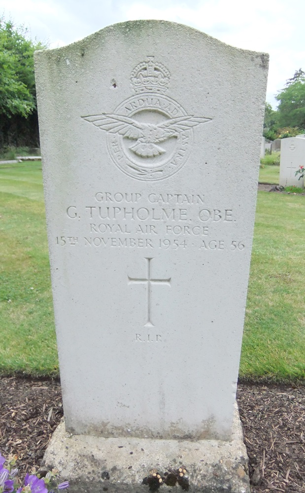 TUPHOLME, GEOFFREY