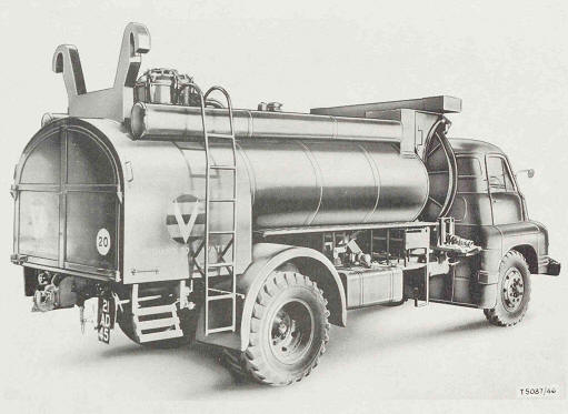 Truck, Tanker, Water Methanol, 7-ton, 4x2, 950-gallon, Bedford SH (Pressure)